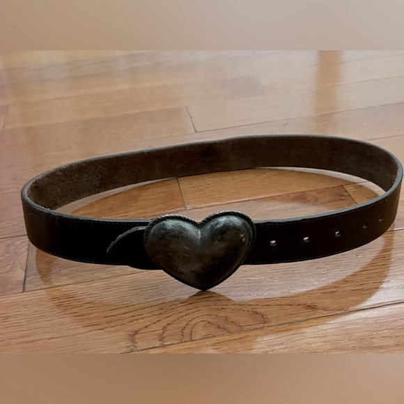 Accessories - Chocolate brown leather belt with ❤️Heart buckle